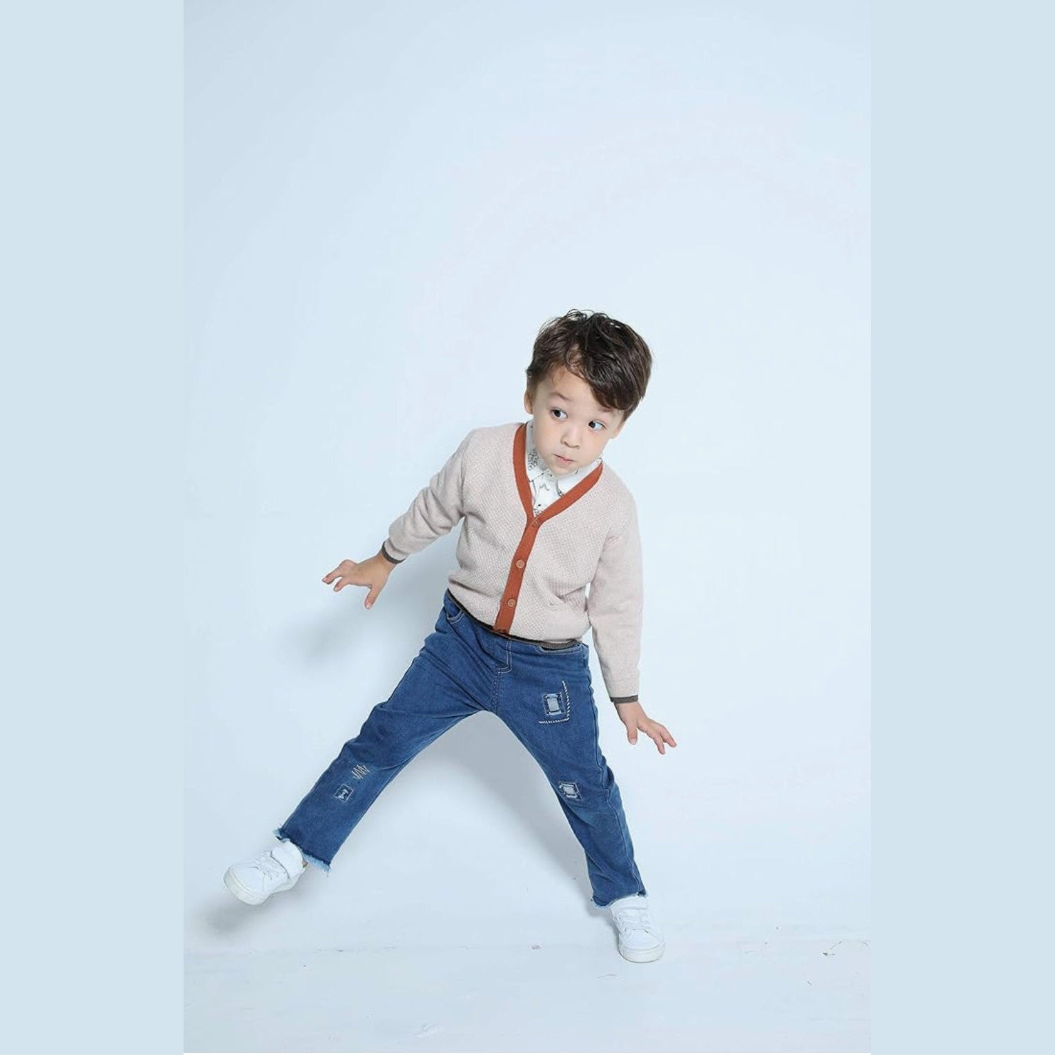 Aimama Beige V-Neck Cardigan