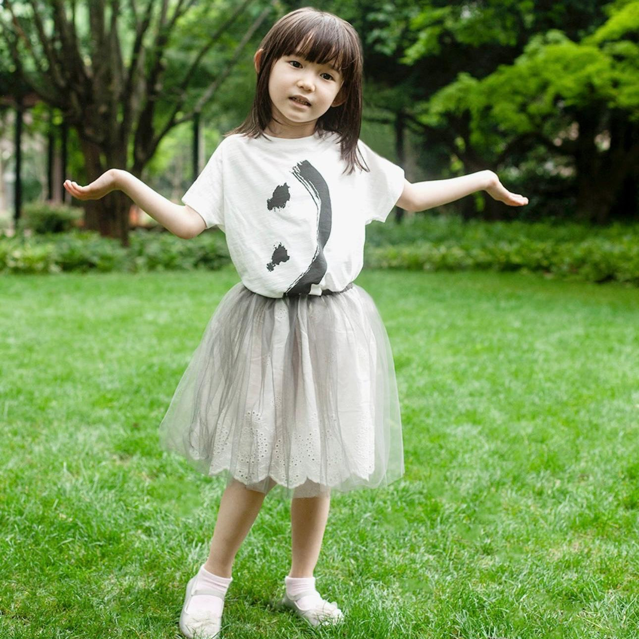 White Smiley Face Tee | AIMAMA - CapuletKids