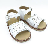 Classic girl's sandal: blanco