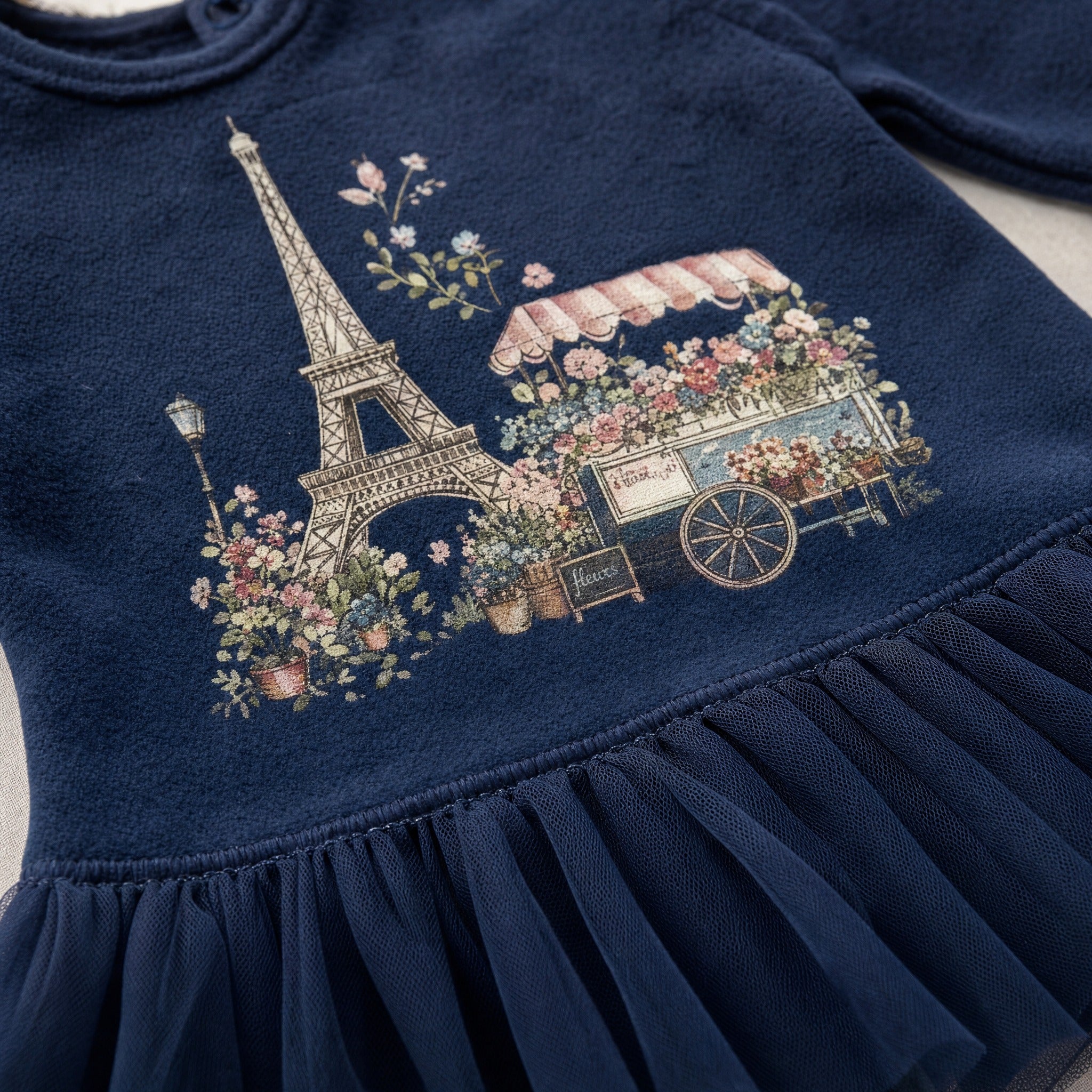 printed-sweatshirt-navy-wilson detail